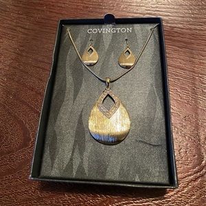 Necklace and earring set